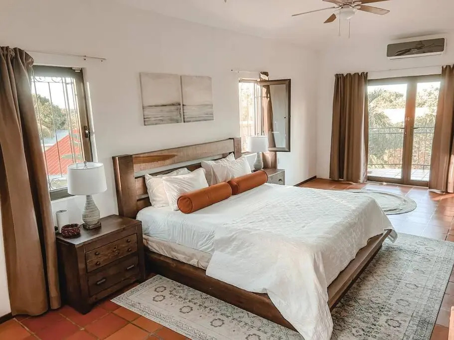 Breezy “Hacienda” w/pool - 4bed in Gated Resort