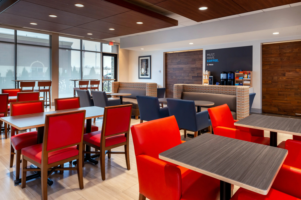 Holiday Inn Express & Suites - Romeoville - Joliet North by IHG