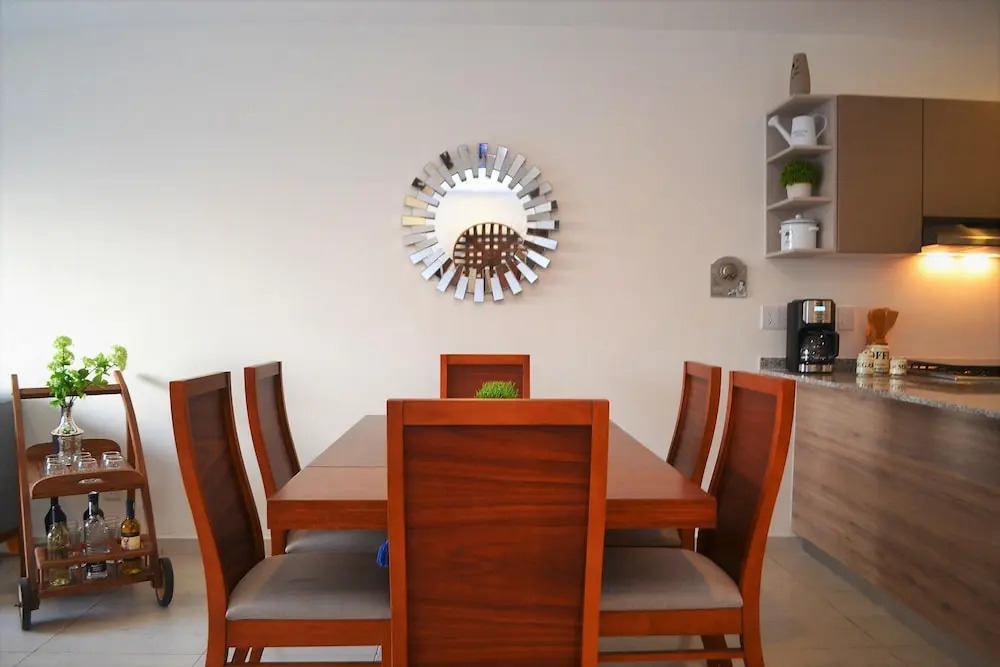 Condo Niza 266 by MDR