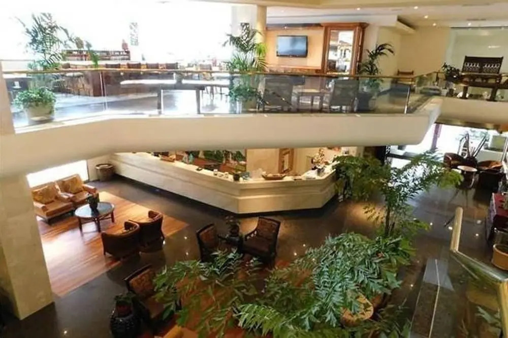 Luxurious Stay in Waikiki Steps to Waikiki Beach