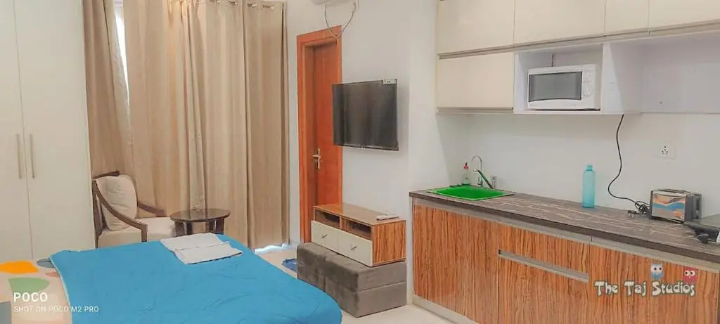 NE-1st time in Noida Stay In mall