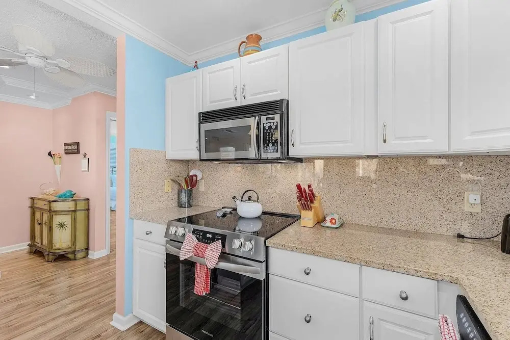 140 Barefoot Bungalow: 4br/2ba W/ Heated Pool! 4 Bedroom Home
