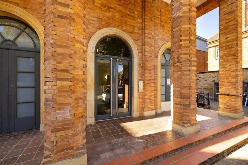 The Clapham - Captivating 2bdr With Garden Parking