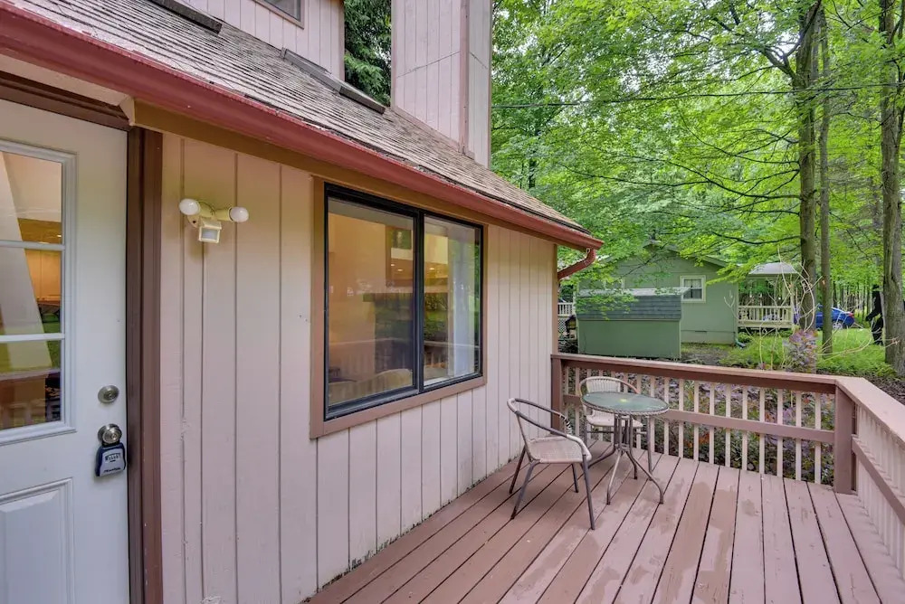 Deck & Fire Pit: Pocono Lake Home Near Skiing!