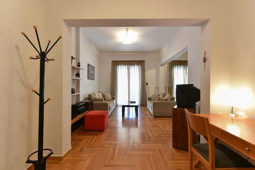 Victoria Square Apartment 2 Bedrooms 1.5 Bathroom Apts