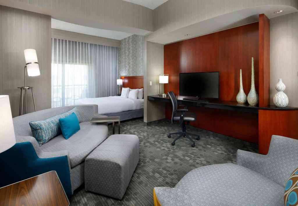 Courtyard by Marriott San Antonio Six Flags at The RIM