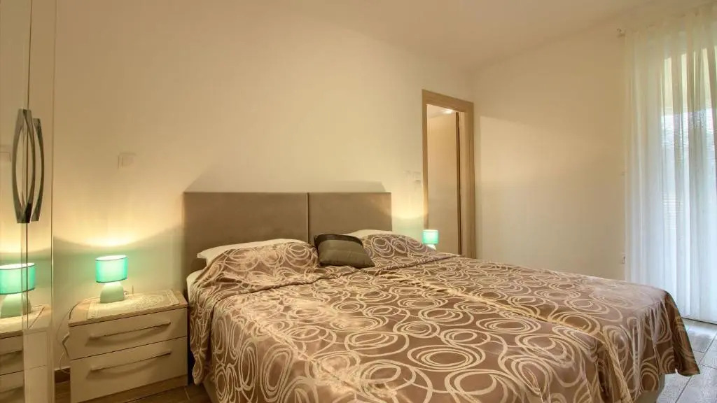 Luxury Vila compelx Aurora-Mar with 2 pools and 8 bedrooms, 200m from the beach - WiiBuk