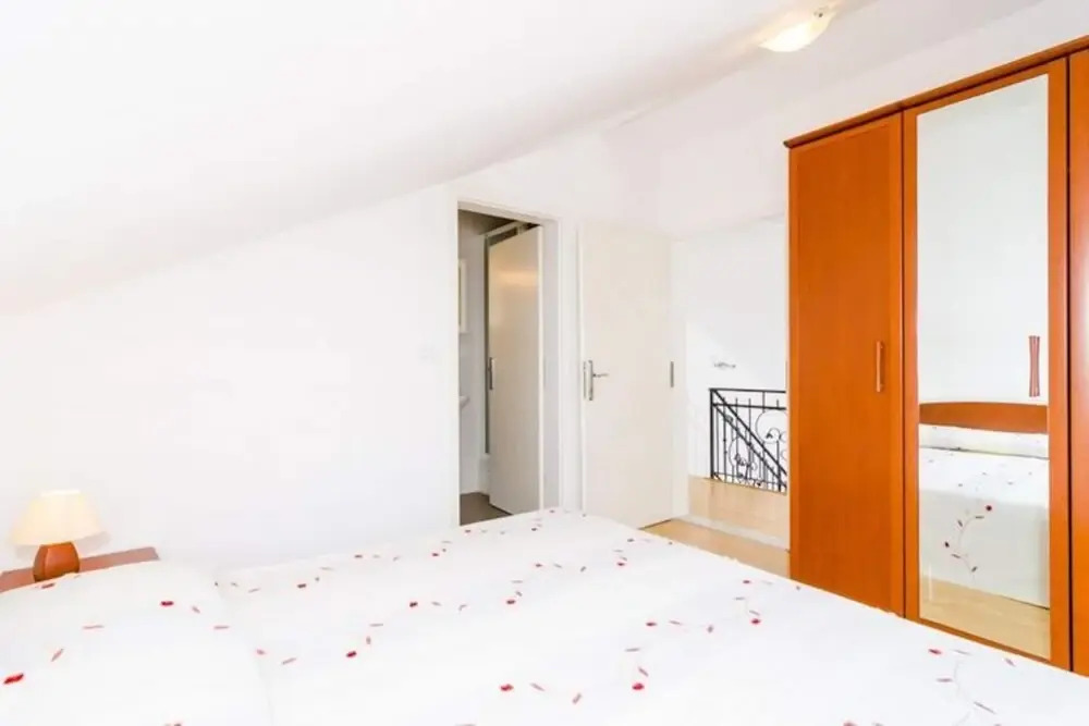 Apartments Nikola - Comfort One Bedroom Apartment With City View