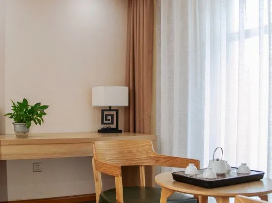 Yunshang Qingju Hotel (Xi'an Bell Tower City Wall Yongningmen Subway Station Branch)