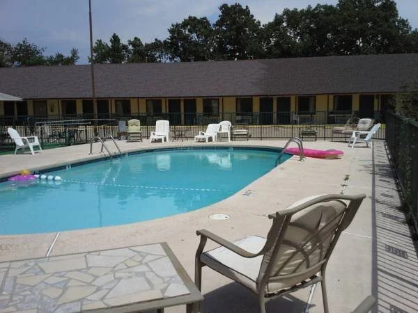 Ozark Swiss Inn