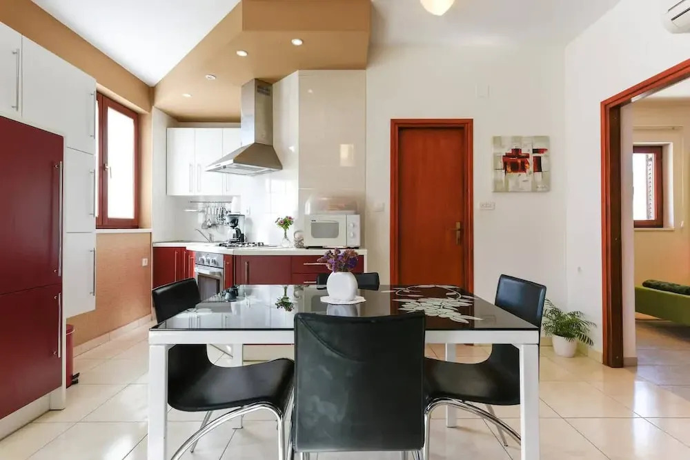 Nearby Beach, Modern Apartment Arena