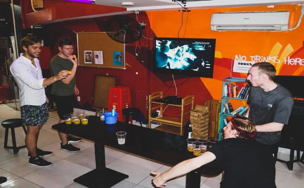 Hangout Hostel HCM