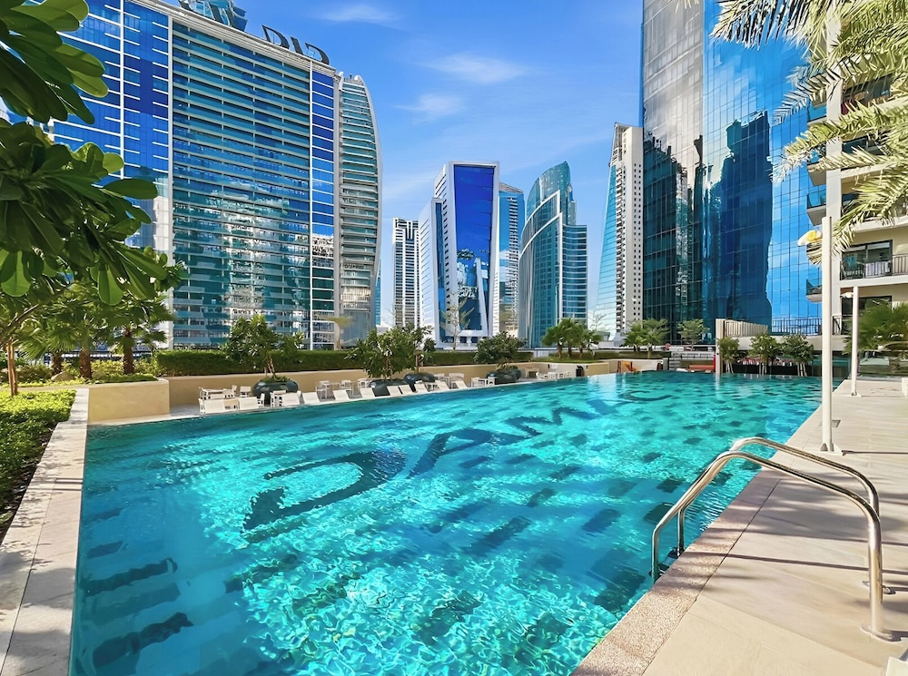 Canal View 1BR Near Business Bay Metro