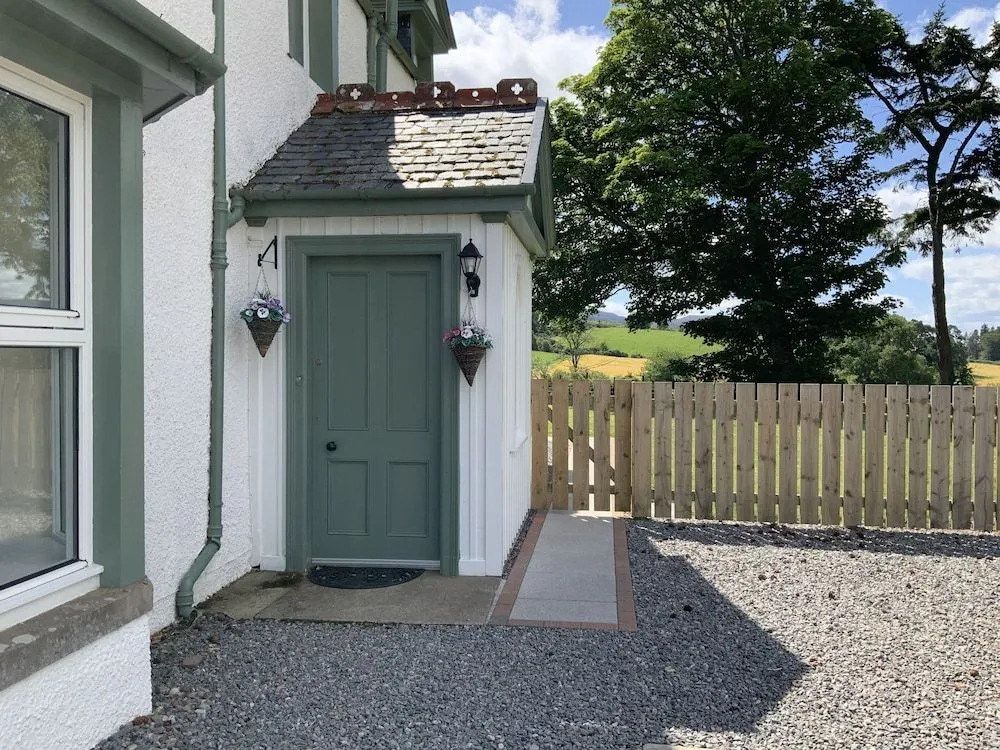 Darris Farmhouse