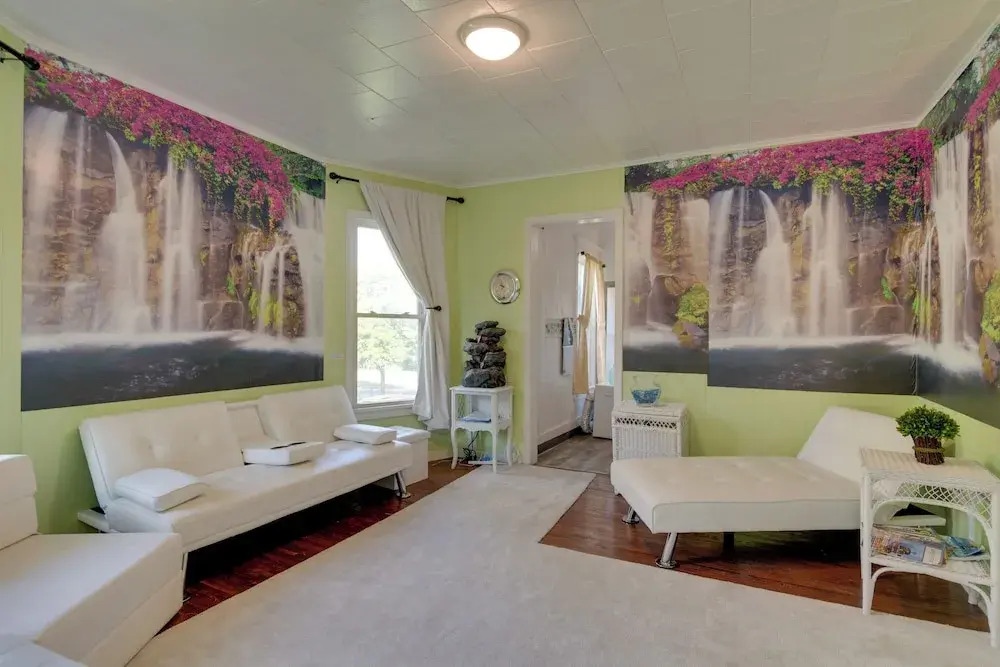 2 Miles to Dtwn! Idyllic Rochester Apt w/ Hot Tub