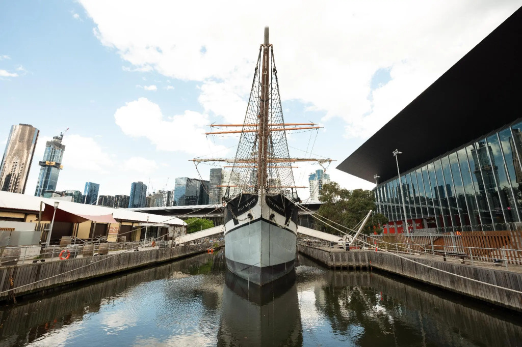 YHA Melbourne Central