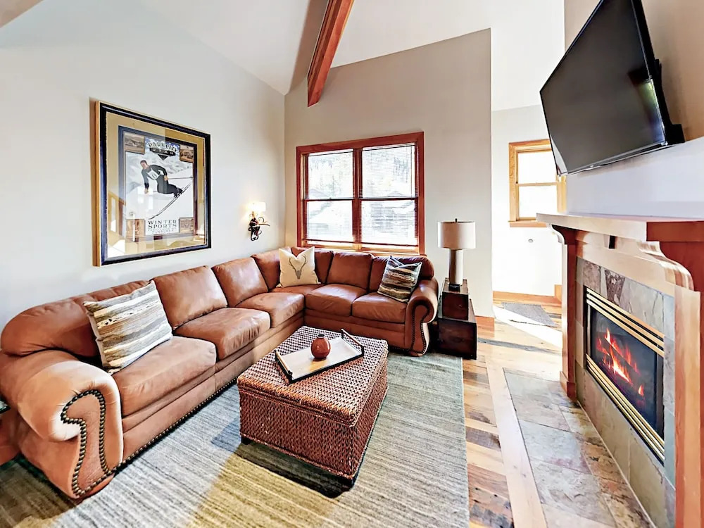 Deer Valley Condo #11 2 Bedrooms 2.5 Bathrooms Condo