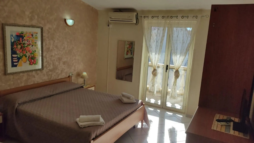 La Calabrese 2 bedroom apartment on the second floor-Vongola