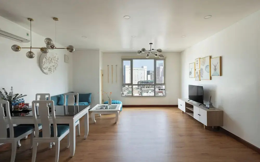 Bluesky Lancaster Luxstay Japan Town