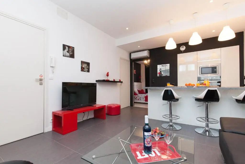 7e Art 2 pièces 3 étoiles calme plein centre Cannes 5mn plages et Palais