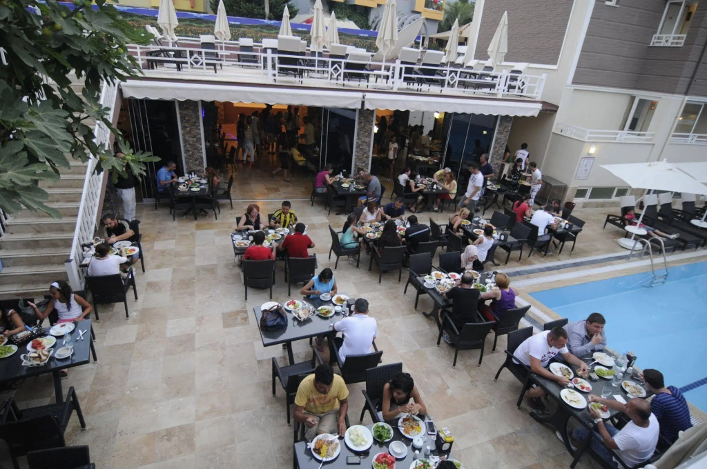 Comet De Luxe Hotel