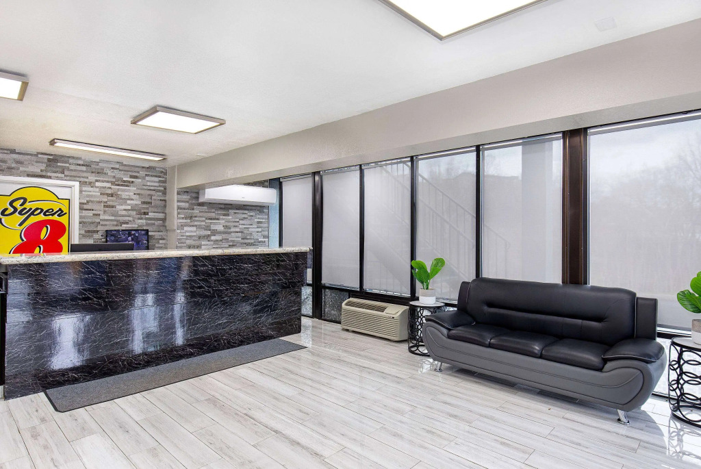 Super 8 by Wyndham Nashville West