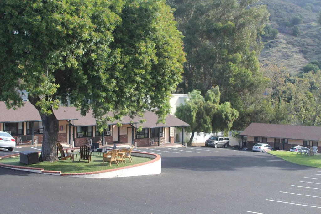 Peach Tree Inn