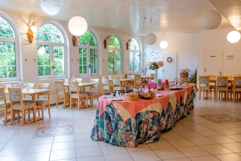 Hotel Schlosshof Dolgesheim