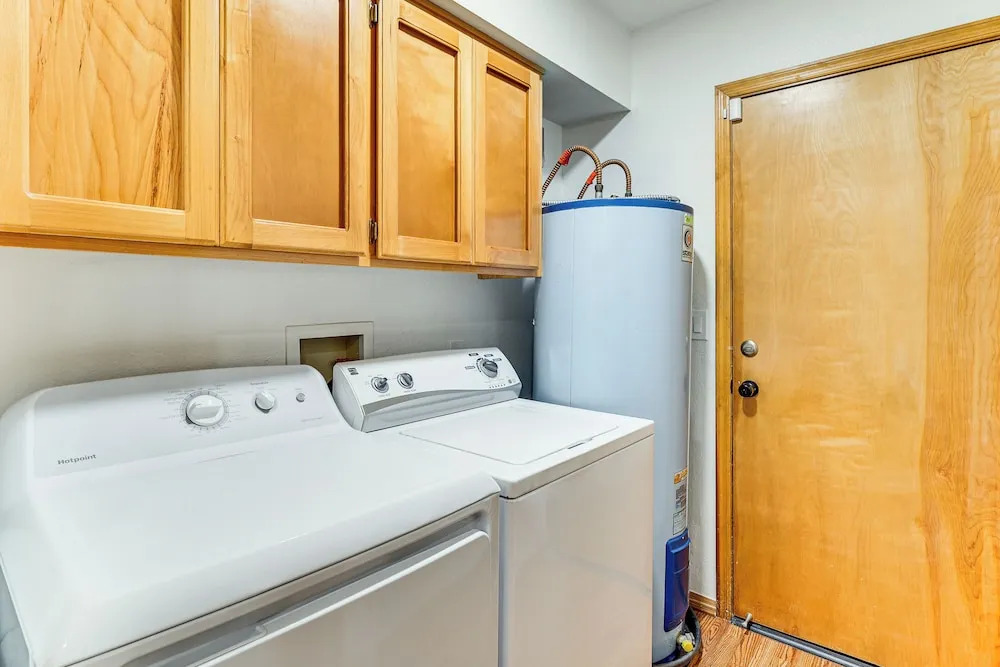 1 Mi to Golf Course: Wfh-friendly Pinetop Retreat