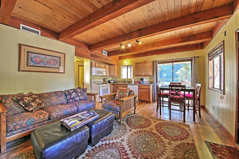 Big Bear Cabin w/ Fenced Yard: 4 Mi to Snow Summit