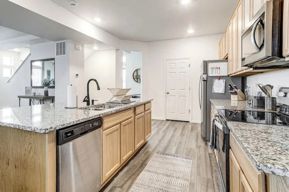Spacious & Modern! New Home Near Gaylord Rockies