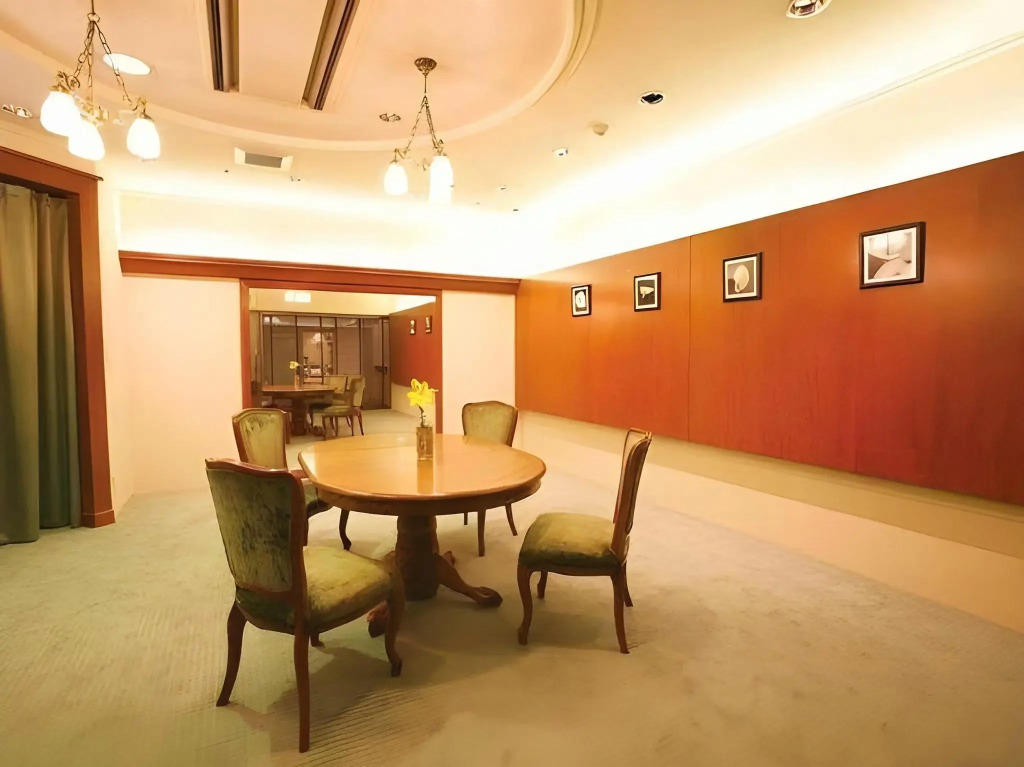 Cypress Garden Hotel