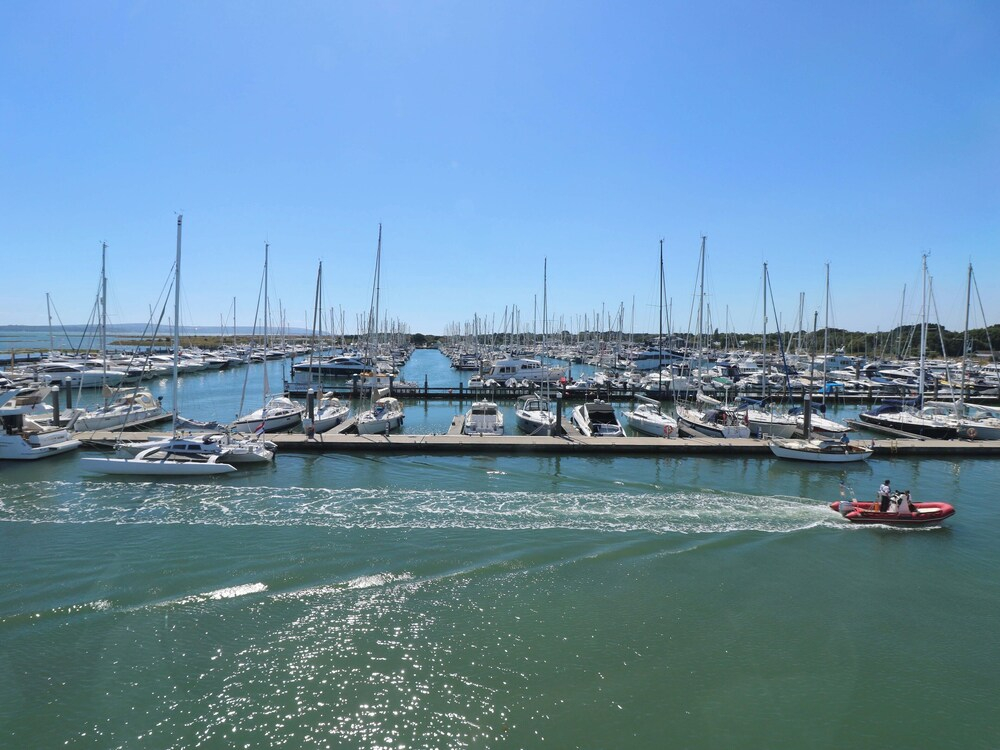 Seabreeze Suites