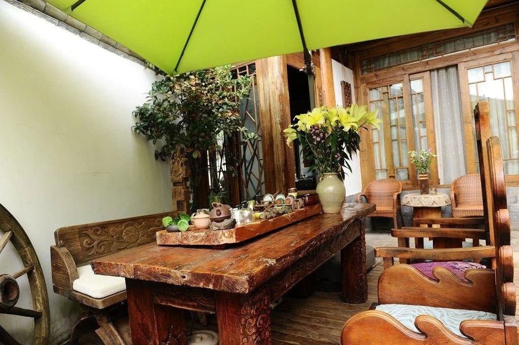 Lijiang on Road Mansion