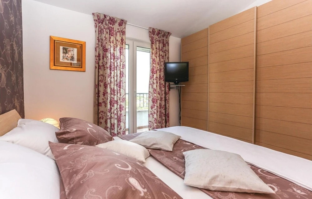 Four-Bedroom Holiday Home In Kastel Sucurac Ii