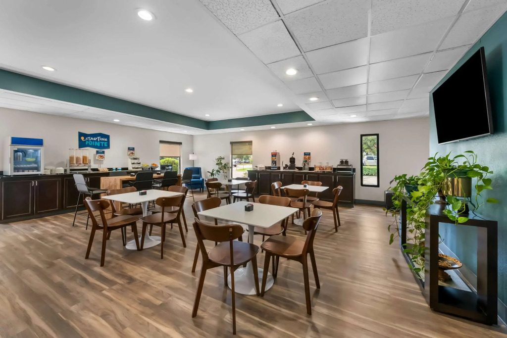Clarion Pointe Apex - Holly Springs