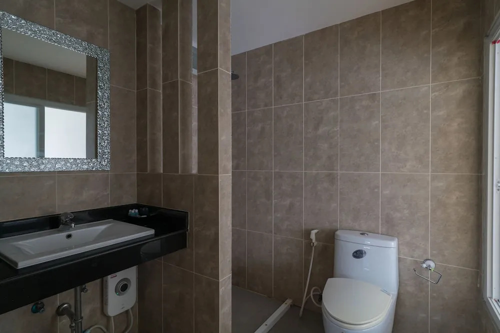 GoldStone Residency Patong , Phuket