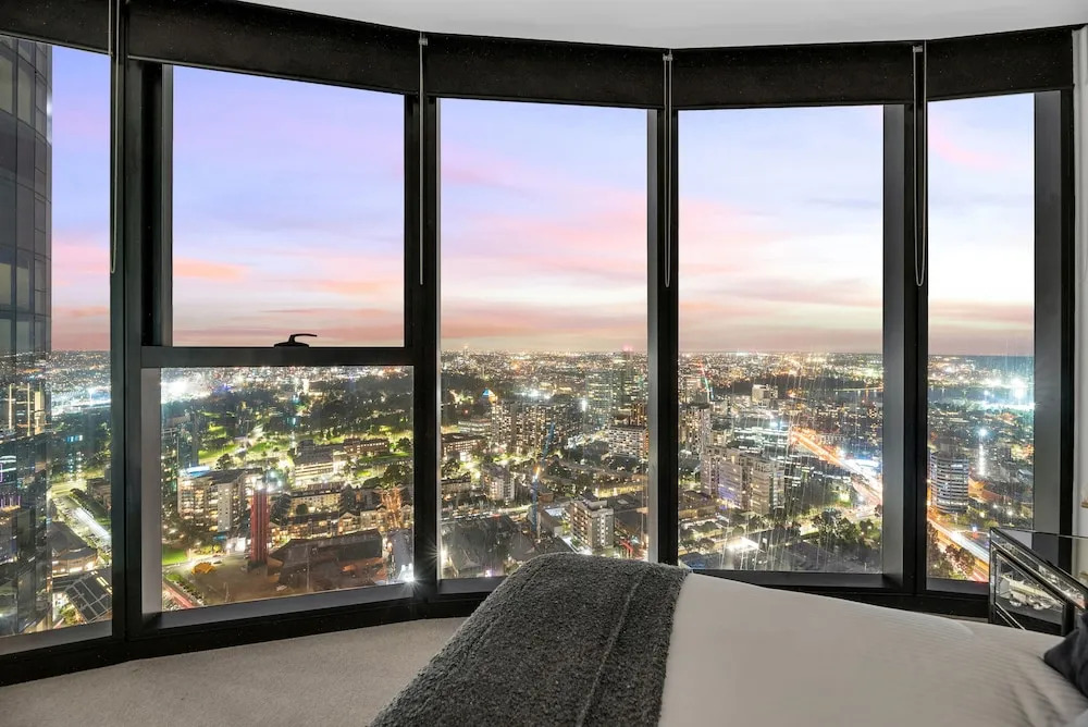 Melbourne Square Apartments