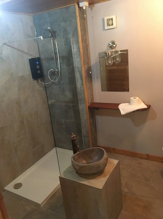 Shrew Lodge-woodland Lodges-Hot Tub-Pembrokeshire-Tenby