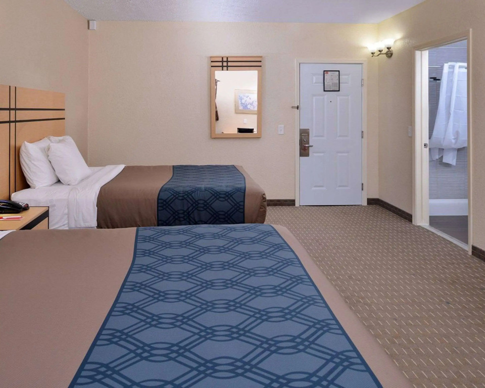 Econo Lodge Rochester I-90 & I-390