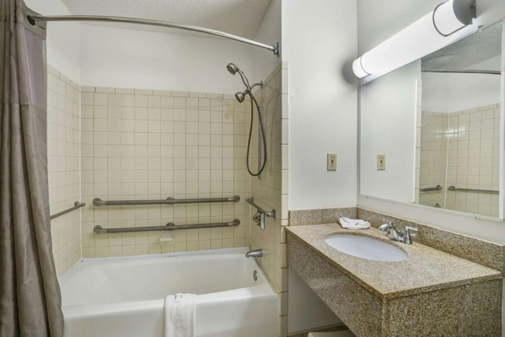Motel 6-Montoursville, PA - Williamsport