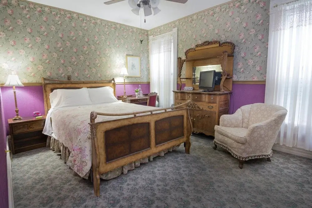 Harrison House Bed & Breakfast