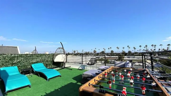3 bd Townhome with Private Rooftop