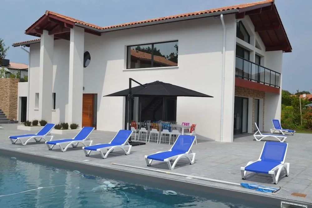 Villa Choriekin Lafitenia Resort