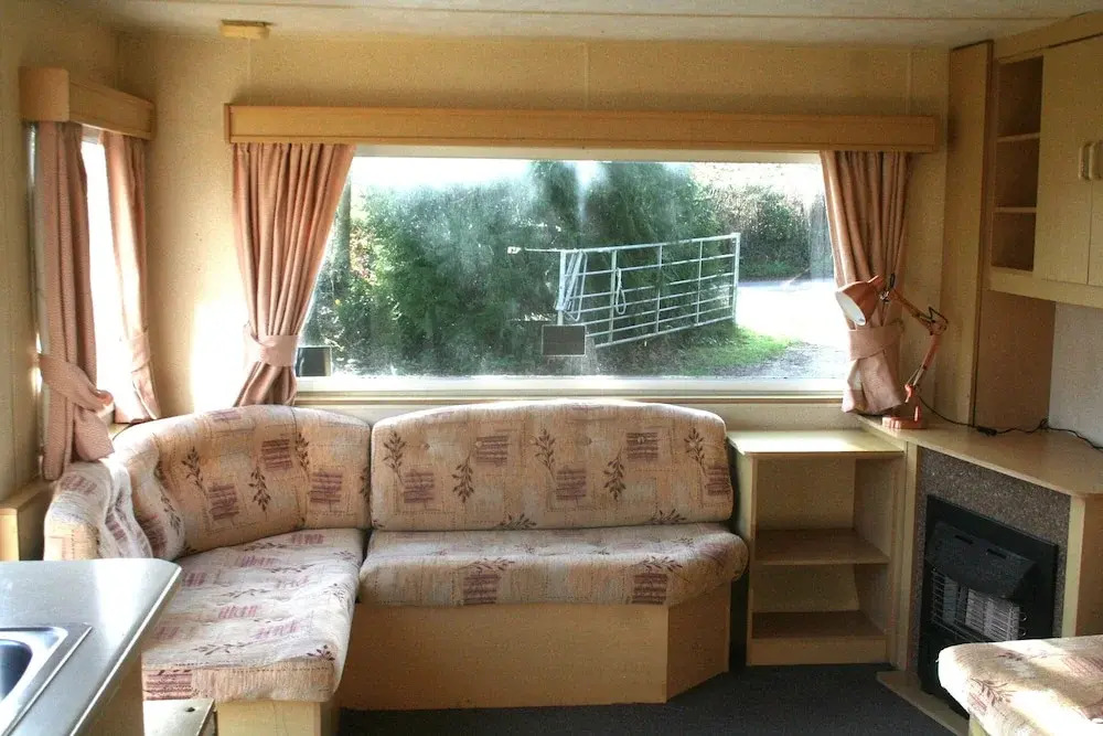 Lovely Bk Calypso Bluebird 6 Berth Holiday Caravan