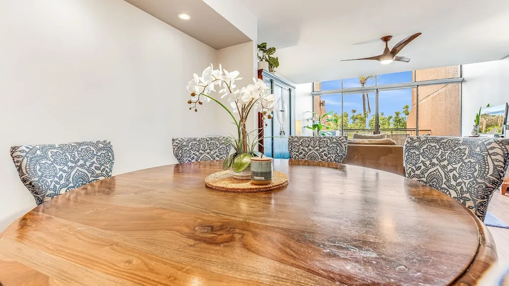 Hale O Kalani 2 Bedroom Condo by RedAwning