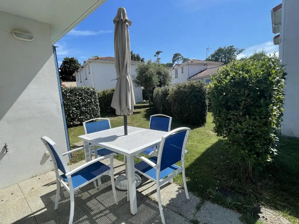 Maisonnette 4 pers avec terrasse privée et accès piscine, proche océan - Saint-Brevin-les-Pins - FR-1-364-102