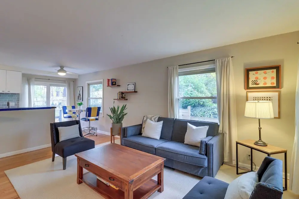 Ann Arbor Home w/ Deck, 2 Mi to Michigan Stadium!
