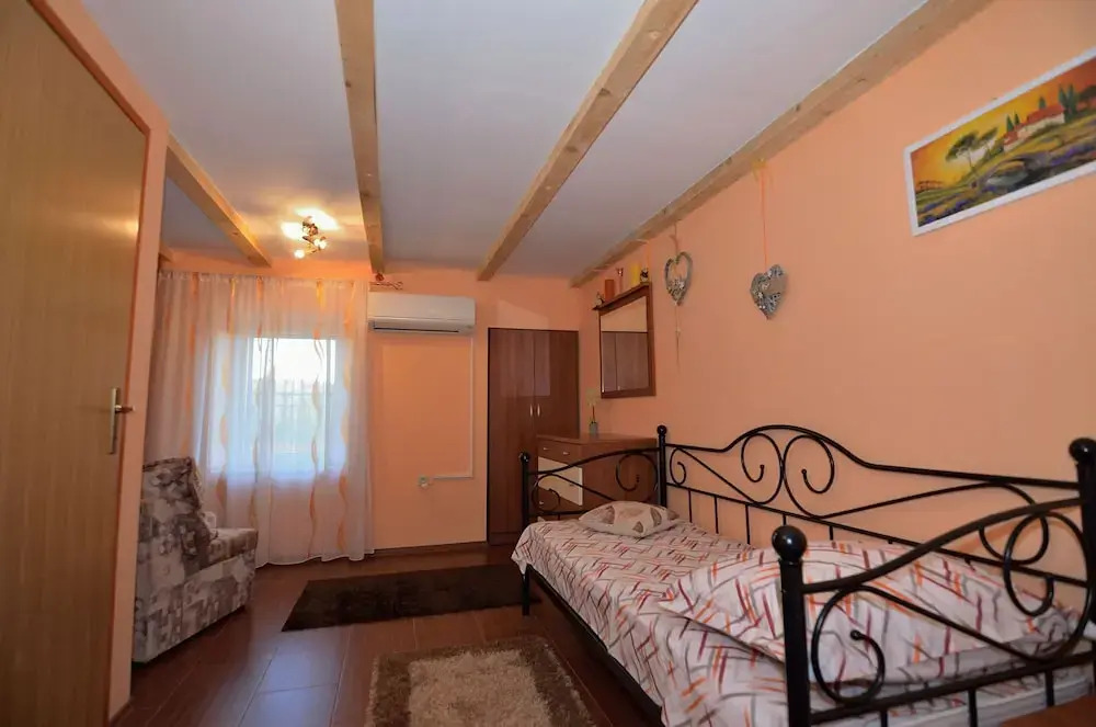 House Tihana