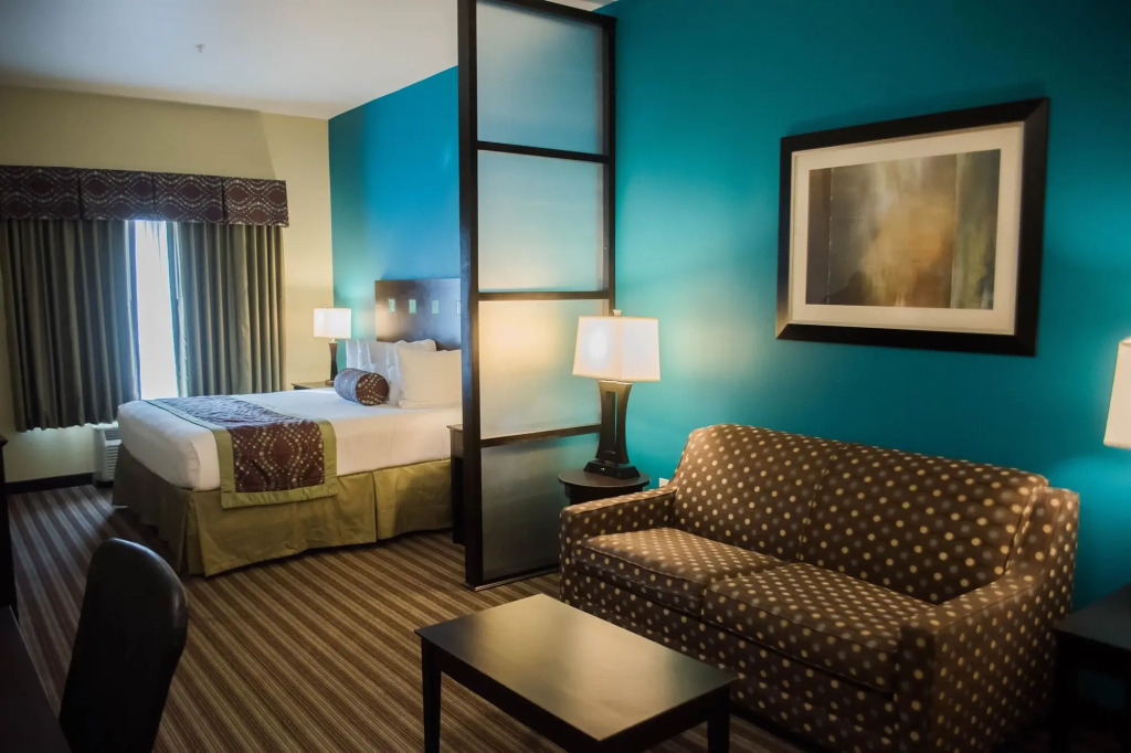 Best Western Plus Desoto Inn & Suites